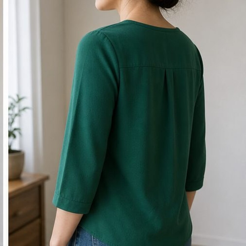 Emerald Button Blouse - Picture 3 of 6